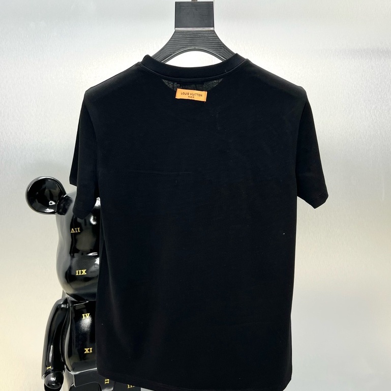 Áo phông nam LV chữ xanh, áo thun nam ngắn tay không cổ mẫu mới hot trend chất thoáng mát form cực đẹp mặc đôi mã T0023