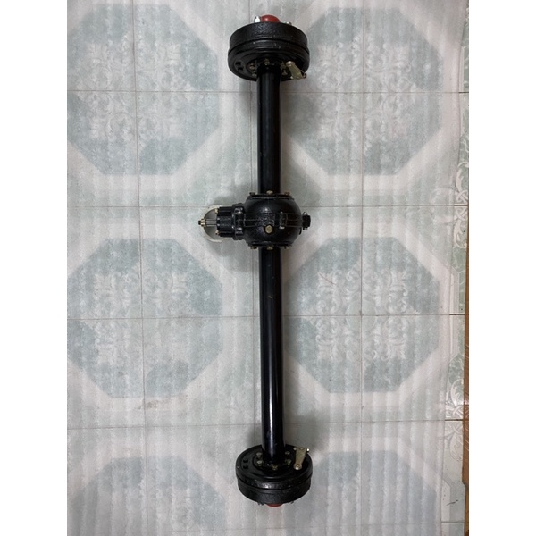 Cầu bổ đôi,cầu sọ 120cm,cầu sau xe 3 bánh,xe 4 bánh.chiều dài phủ bì cầu 120cm,kt tim ốc bắt bánh. 7cmx10cm