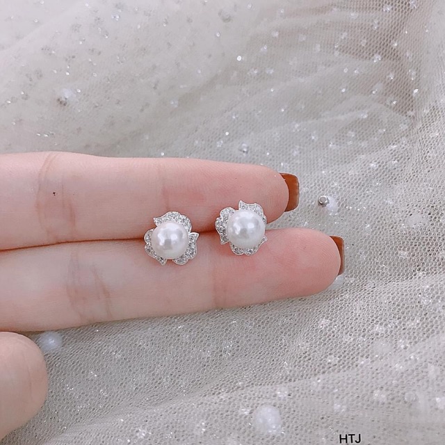 NỤ BẠC GẮN TRAI NHỎ XINH