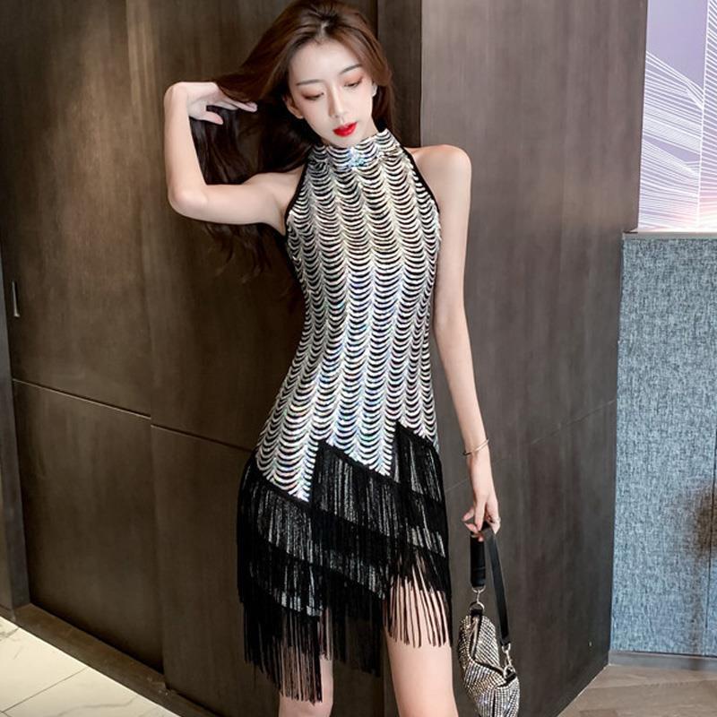 Đầm Dự Tiệc Đính Kim Sa Tua Rua Phong Cách Mới 2022 Cho Nữ