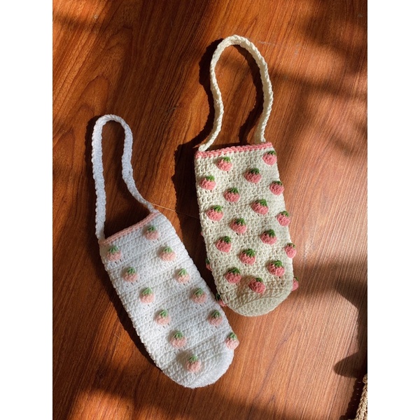 Túi đựng bình nước móc len tay thủ công