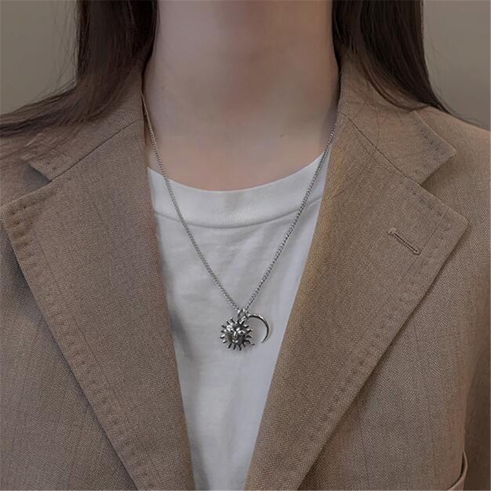 vòng cổ Mặt Hình Mặt Trăng Và Mặt Trời Thời Trang Cho Nữ