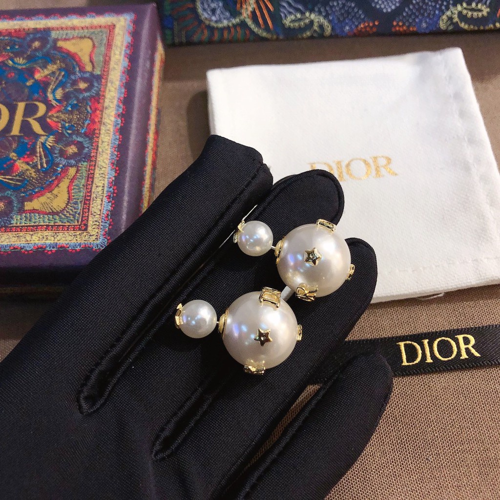 Bông tai chữ cá Dior đính đá ngọc trai thời trang cho nữ