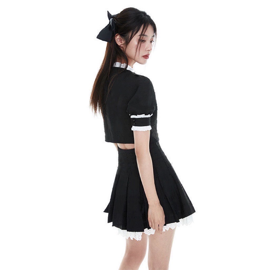 Set áo croptop tay ngắn viền bèo tiểu thư và chân váy xòe phối ren