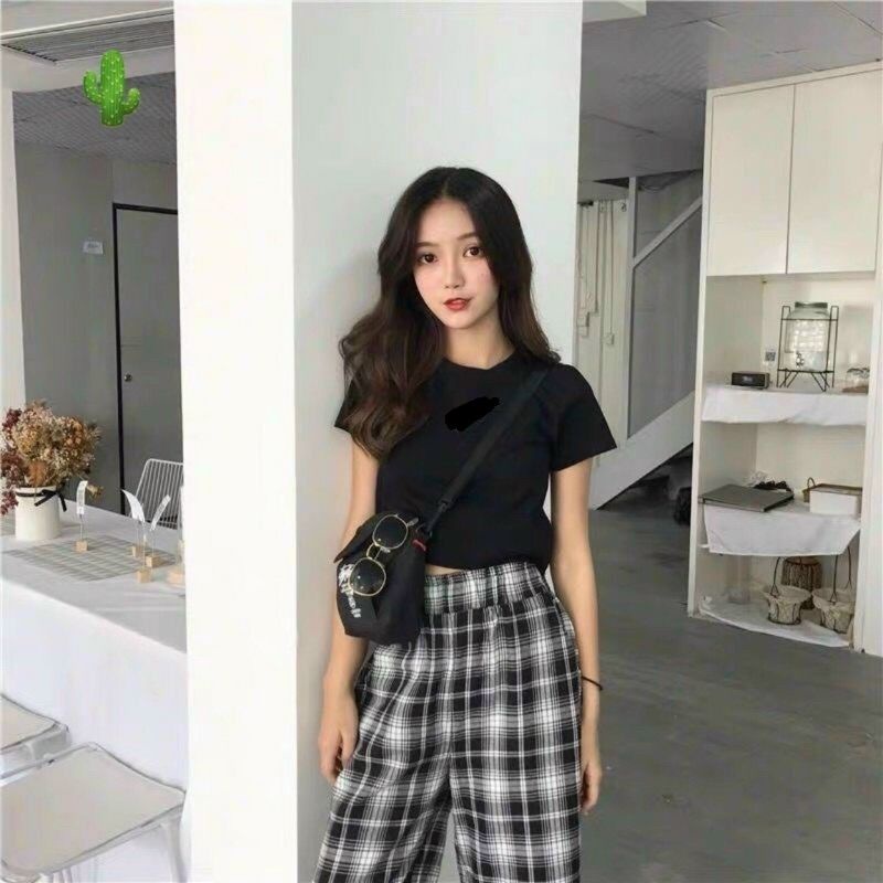 Áo croptop ôm body thêu logo