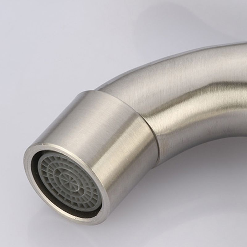 Vòi Nước Gắn Tường Bằng Thép Không Gỉ Tiện Dụng Cho Nhà Tắm / Vệ Sinh