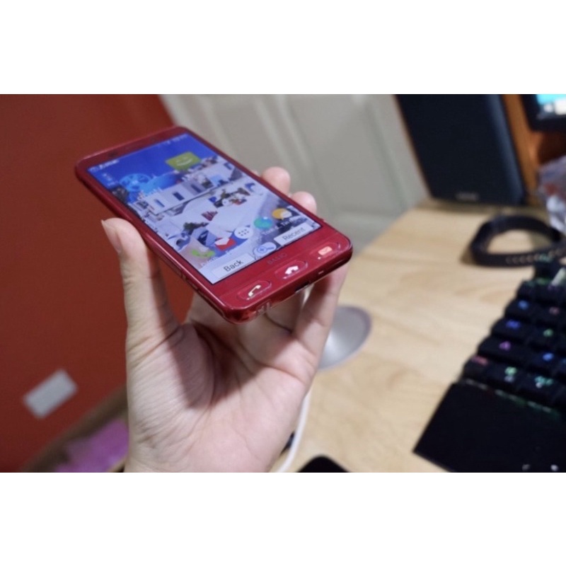 Điện thoại Sharp BASIO 2 SHV36 chơi game giá tốt