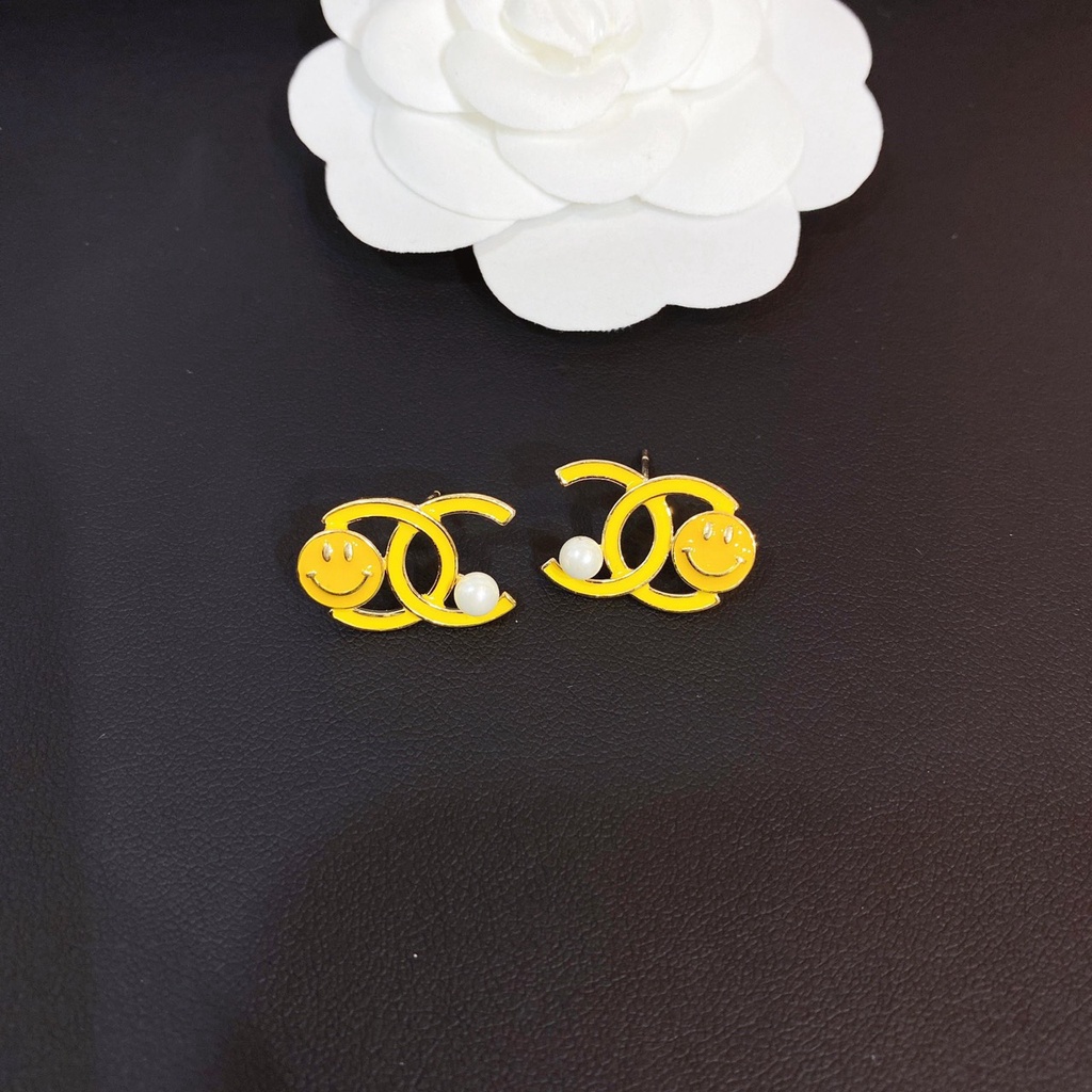 Bông Tai Nữ Cá Tính Đính Đá Cao Cấp Mang Phong Cách Hàn Quốc  - MS302610