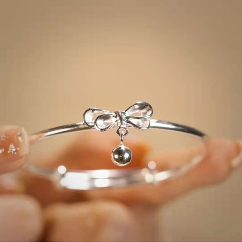 Vòng đeo tay WE FLOWER mạ bạc đính chuông nhỏ cổ điển kích thước điều chỉnh được thời trang dành cho nữ