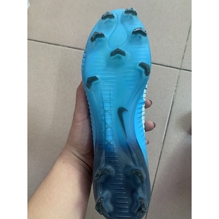 giày đá bóng giá rẻ