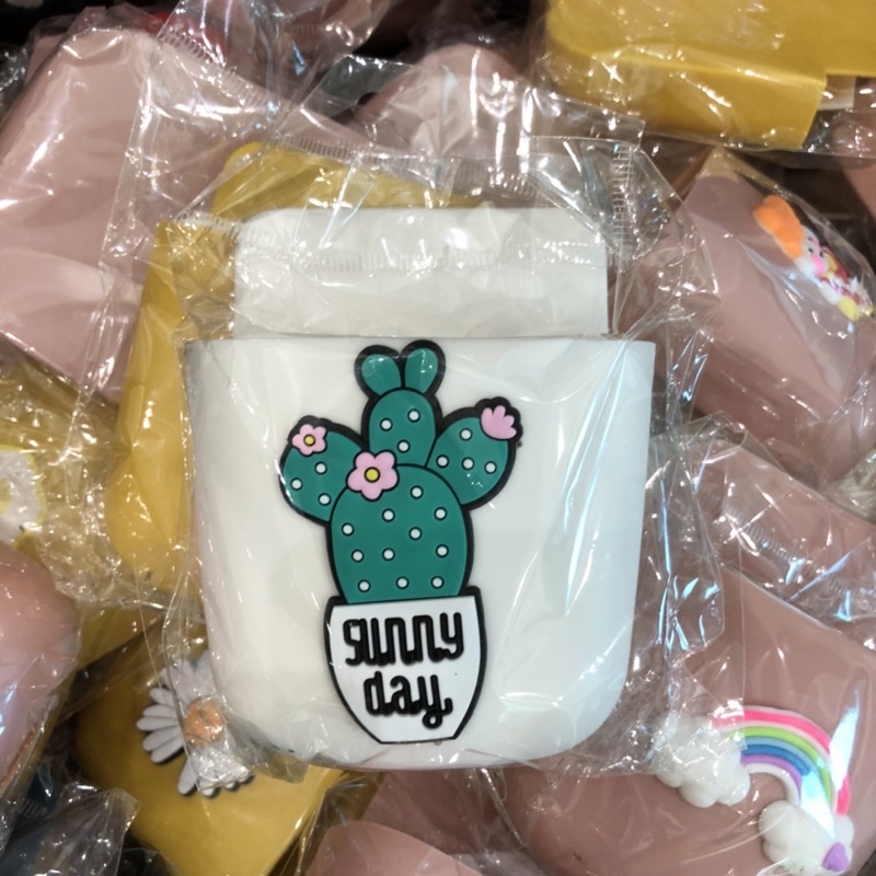 Giá dán tường đựng điều khiển tivi, điều hoà, điện thoại, ốp điện thoại dán tường hoạ tiết 3D dễ thuơng