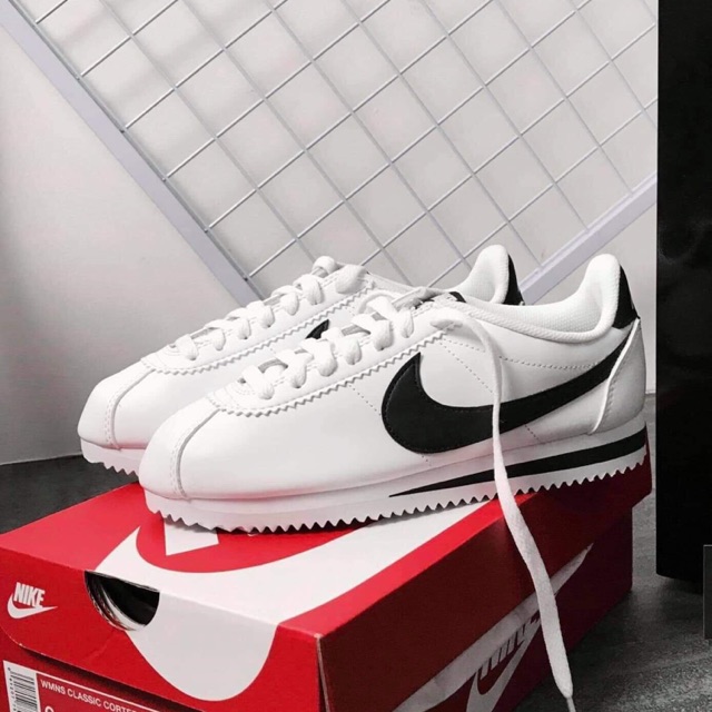 Giày Nike cortez trắng đen