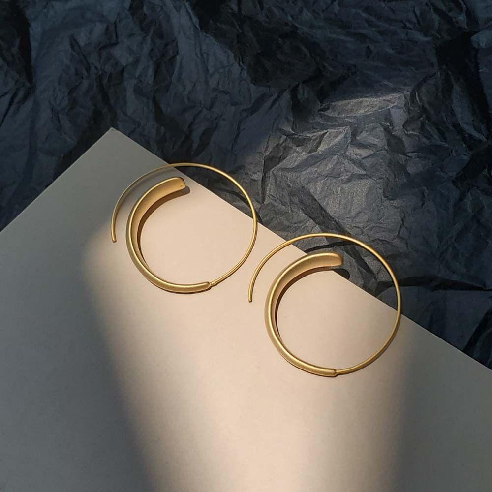 Khuyên Tai Kim Loại Hình Tròn Phong Cách Hàn Quốc Thanh Lịch