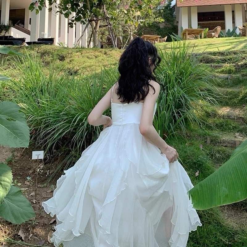 Đầm maaxi 2 dây trắng xếp tầng