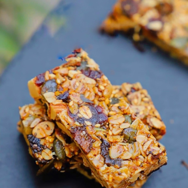 Bánh siêu hạt healthy - Hỗ trợ giảm cân, tốt cho sức khoẻ.