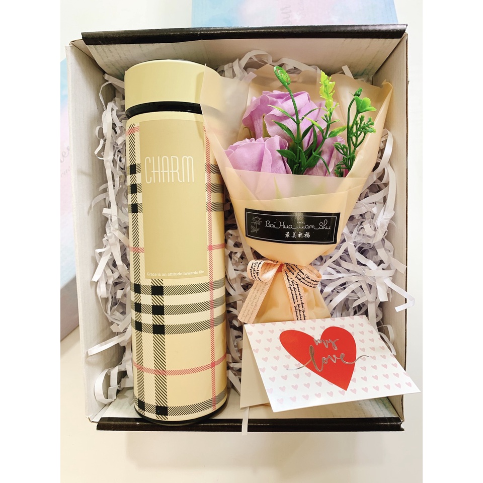 Hộp quà tặng ý nghĩa cho cả nam và nữ gồm bình giữ nhiệt, hoa sáp, thiệp