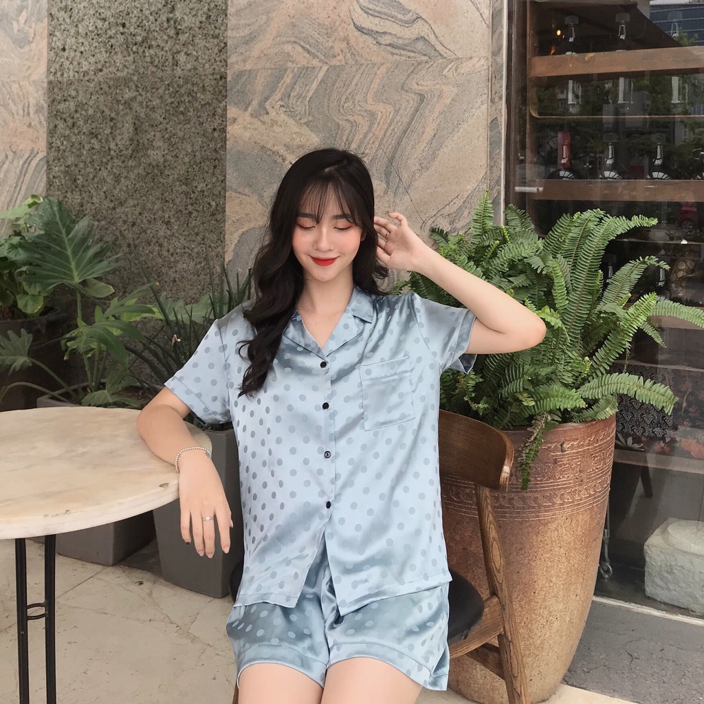 Đồ ngủ pijama lụa gấm chấm bi cộc đùi