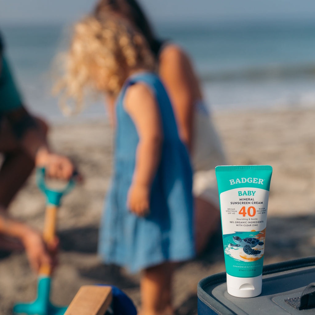 Kem chống nắng vật lý cho em bé BADGER SPF 40 Baby sunscreen cho trẻ sơ sinh 6 tháng đến 1, 2 tuổi 87mL