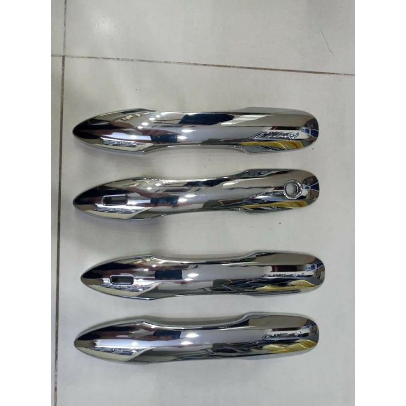 Ốp tay nắm cửa cho xe toyota CROSS