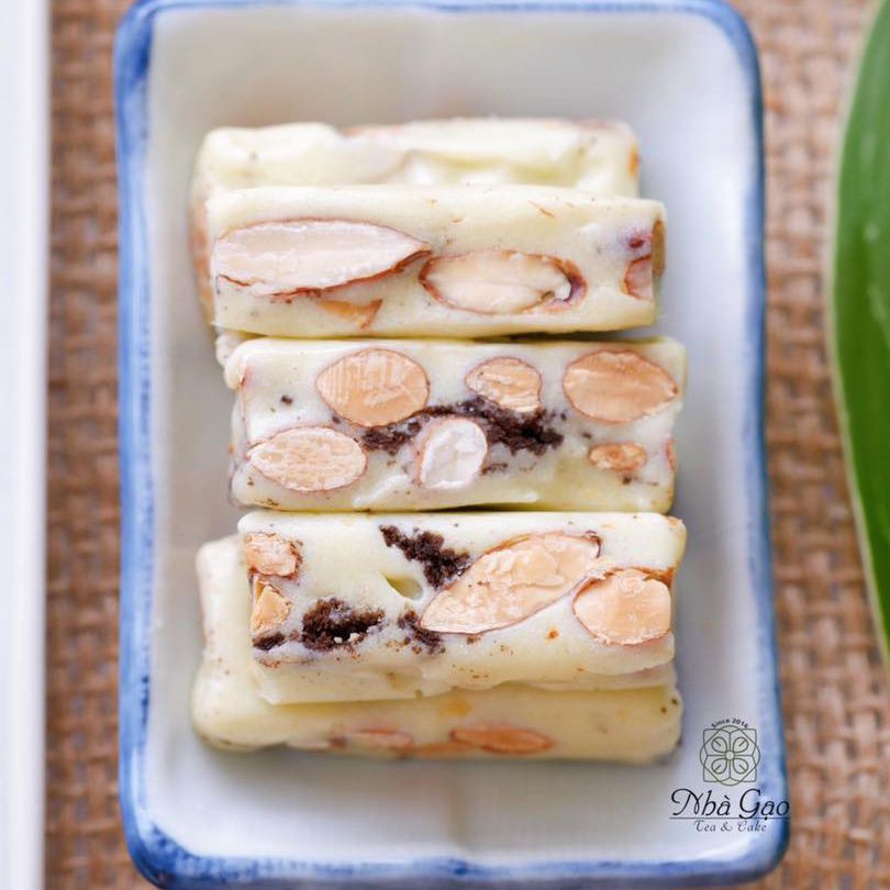 Kẹo nougat cao cấp Nhà Gạo vị bạc hà hộp 300gr