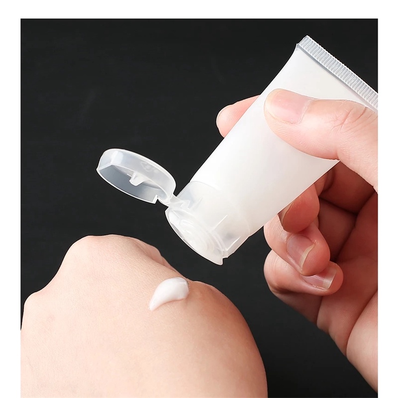 Ống rỗng dạng bóp mềm mại dùng đựng son môi