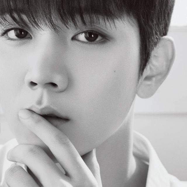 Tạp chí Hàn Quốc 1st Look Nu'est, Somi, Got7 Mark, Fromis9