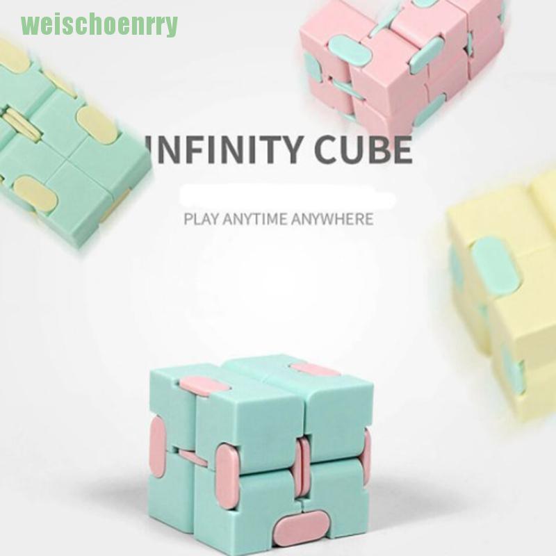 ■1 Khối Rubik Đồ Chơi Giảm Căng Thẳng