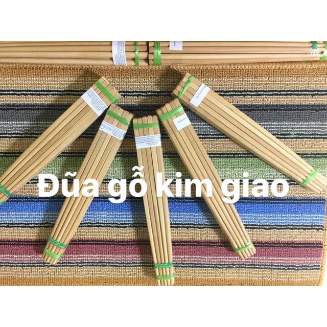 Đũa gỗ kim giao.