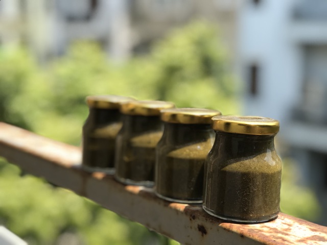 Kem đánh răng thảo dược dùng siêu phê và tê