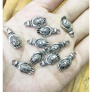 Mặt Phật bàn tay