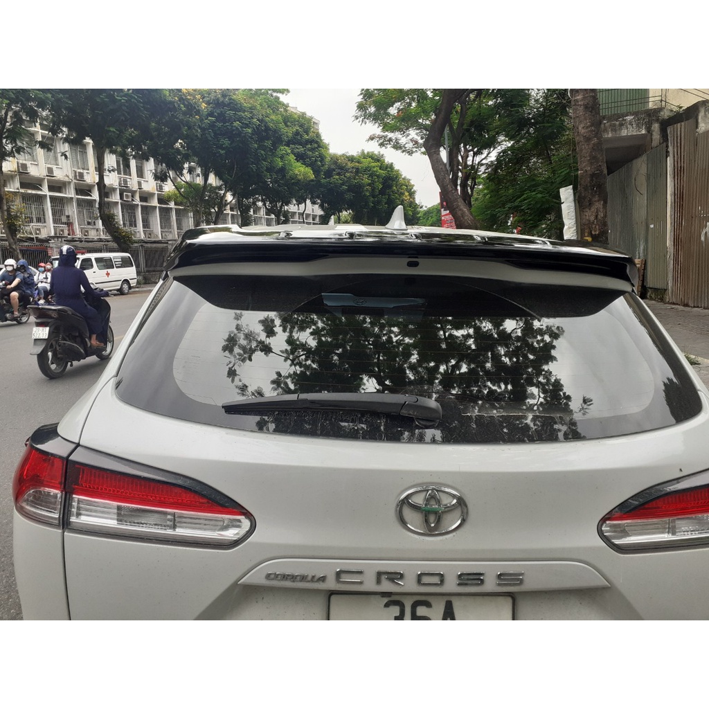 Cánh lướt gió, đuôi gió thể thao xe Toyota Cross 2021 2022 2022-  (Mộc chưa sơn) Chất liệu nhựa ABS
