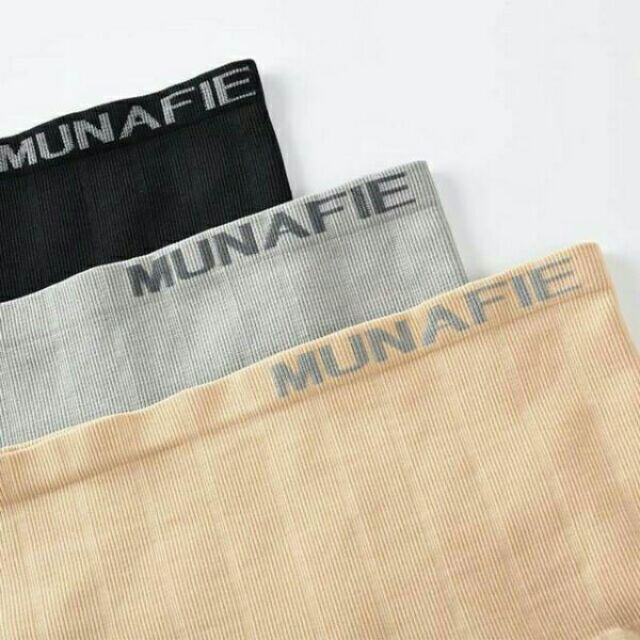 2 chiếc quần gen mặc váy nịt bụng munafie 2 trong 1 hoàn hảo cho chị em