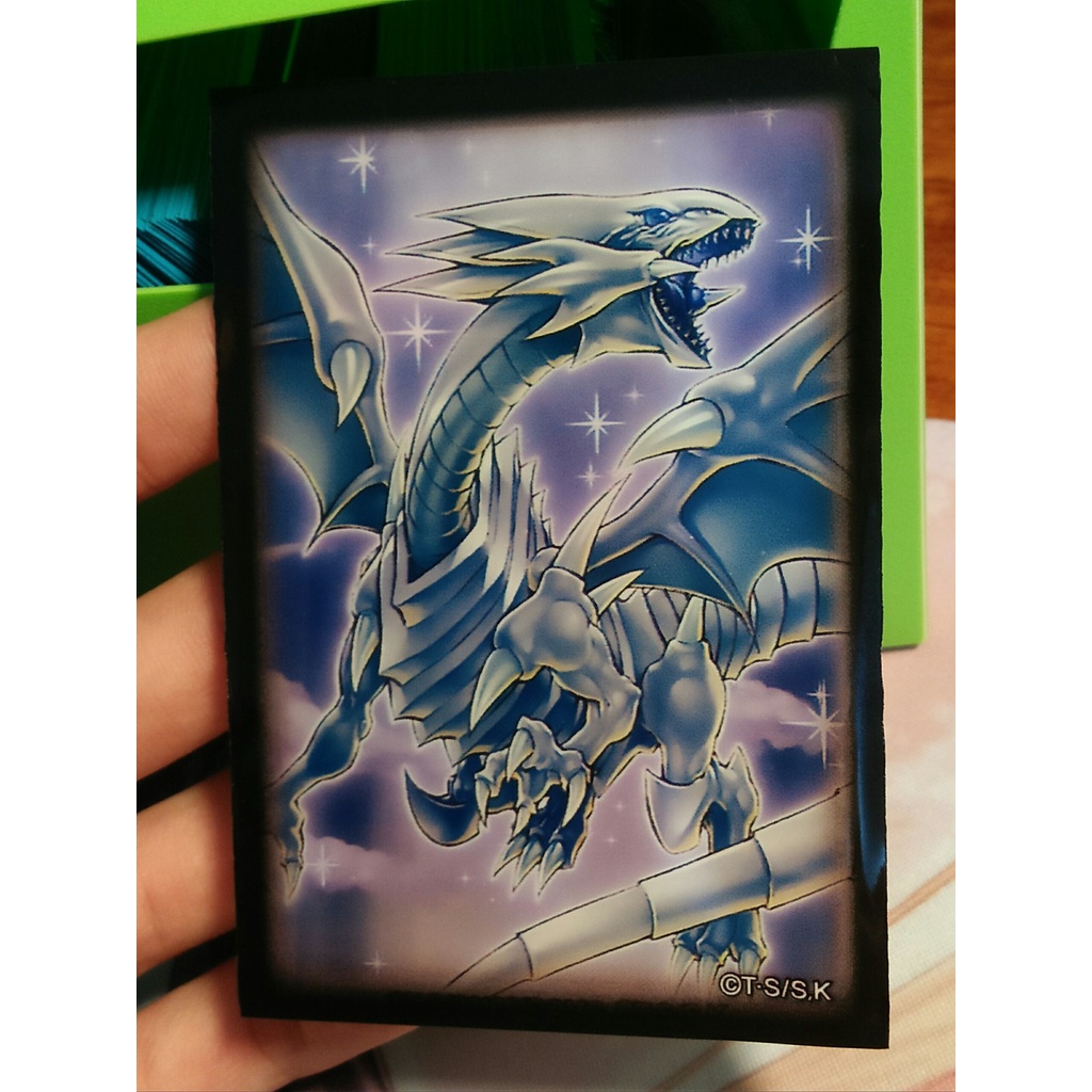 1 Chiếc Bọc Bài Hình KMC Blue Eyes White Dragon Giá Rẻ Cho Thẻ Yugioh (Sleeve)