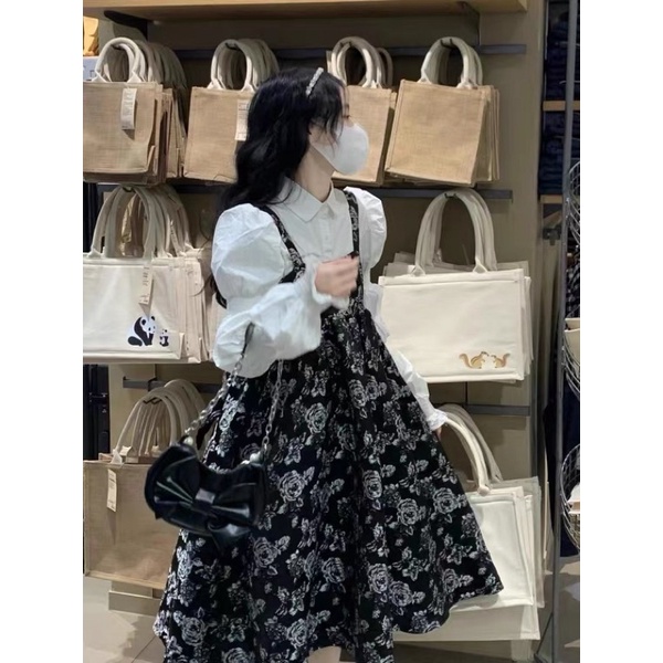 Set retro pháp dài với áo sơ mi trắng dài tay phồng + yếm váy xoè