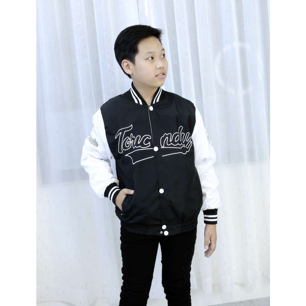 Áo khoác Bomber dù 2 lớp cho bé trai và bé gái từ 14kg - 42kg in chữ xinh xắn Q230