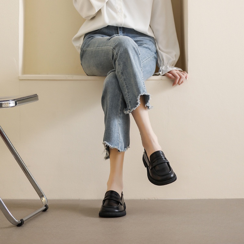 Giày IELGY bằng da đế bằng màu đen phong cách retro cho nữ