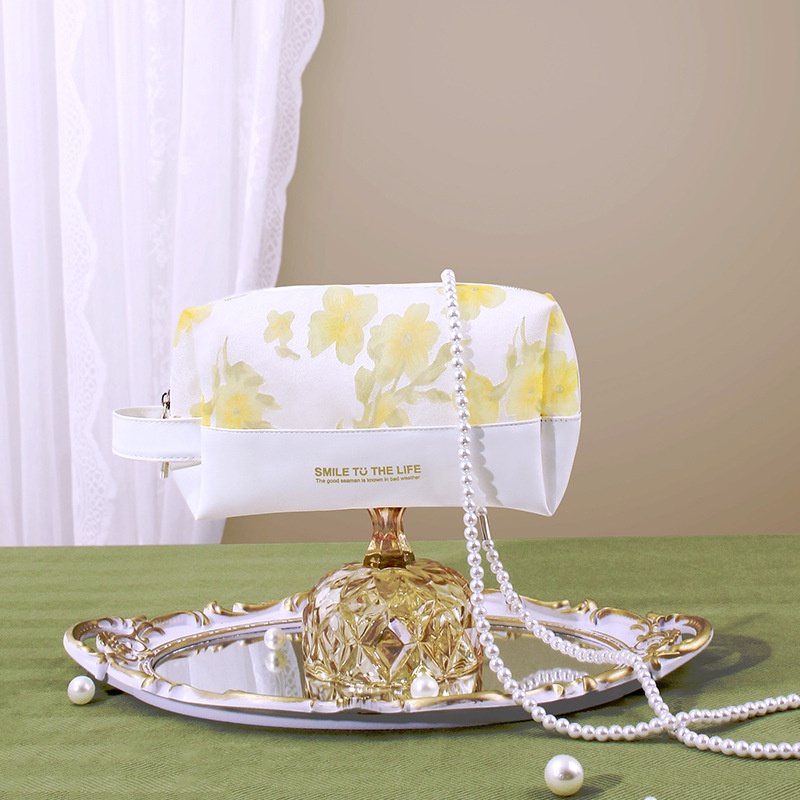 Túi Đựng Mỹ Phẩm Du Lịch Cầm Tay Họa Tiết Hoa Ẩn Mới