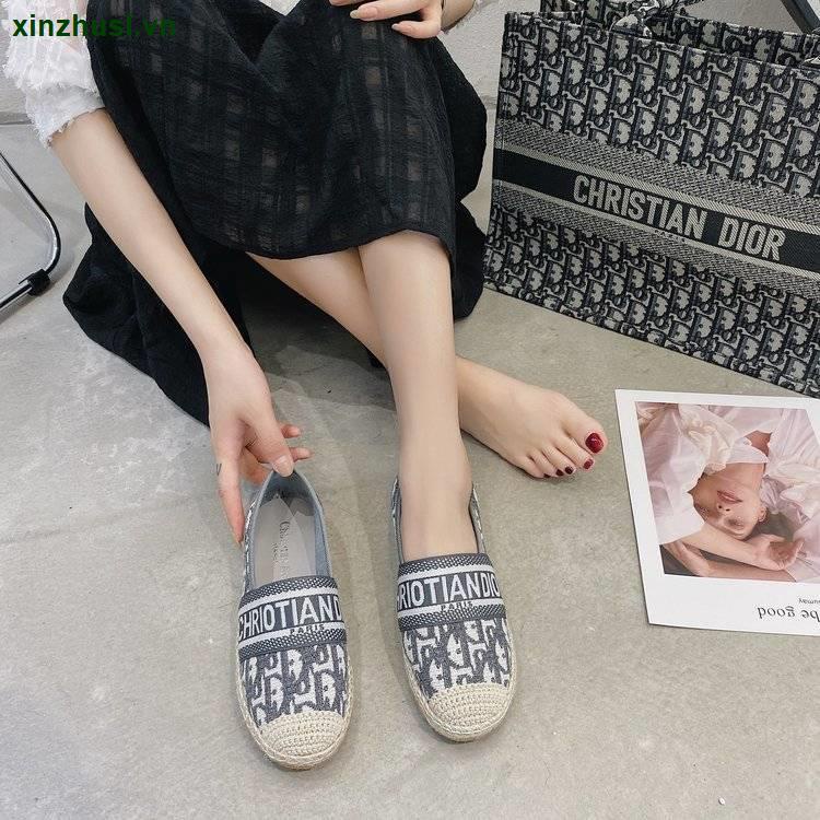 Giày lười vải lanh họa tiết chữ thời trang mùa hè