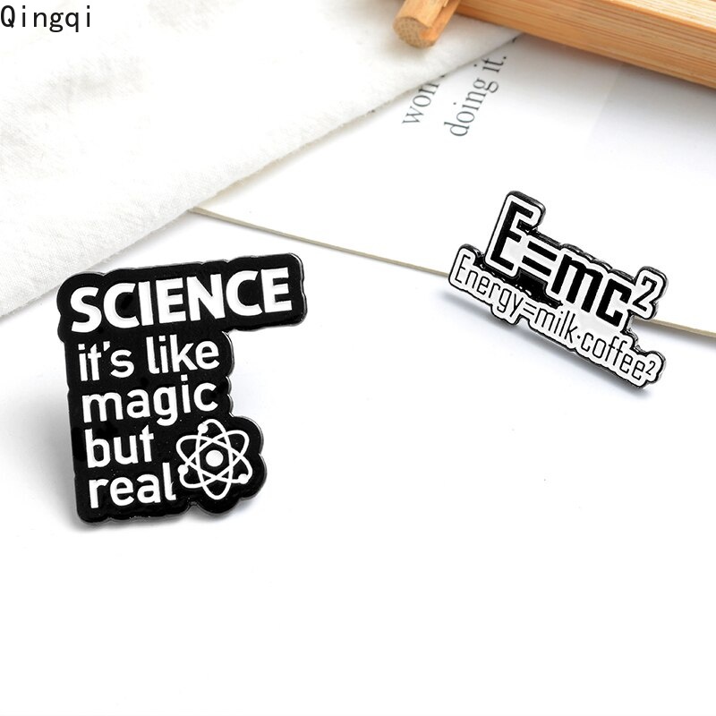 Ghim cài áo Miss Zoe hình chữ Science It's Like Magic But Real/ E=mc2 vui nhộn sáng tạo