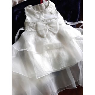 Váy công chúa màu trắng