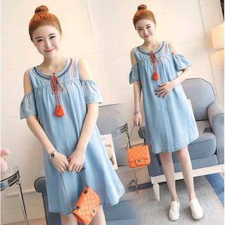 THANH LÝ ĐẦM BẦU :Váy Bầu Jean Kiểu Dáng Năng Động Khoét Vai Phối Thêu Thổ Cẩm