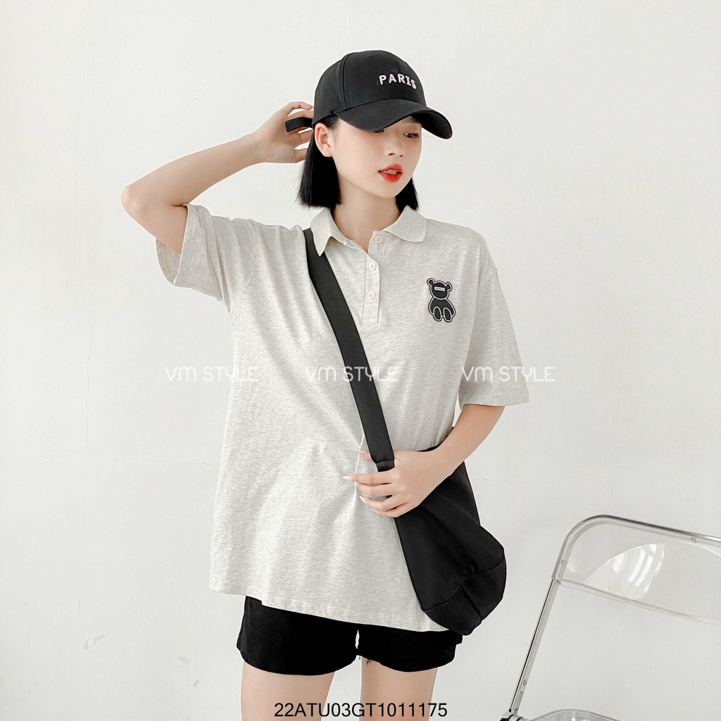 Áo thun VM STYLE polo tay ngắn cổ bẻ thêu gấu 951 22ATU03GT1011