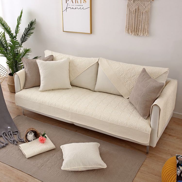 Đệm sofa bông chần gòn thêu xuyên biên được bán cho Hàn Quốc bán buôn khăn trải sofa cotton chống trượt