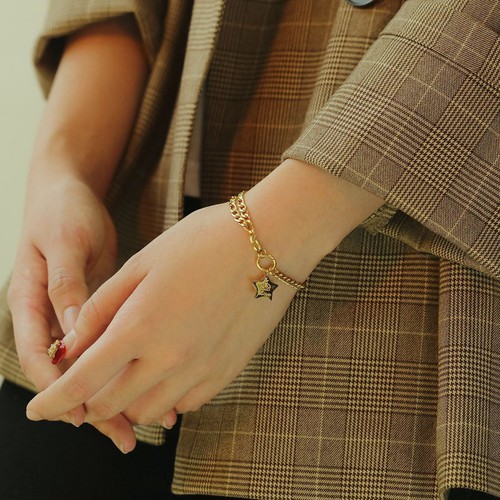 Lắc Tay Nữ Dây Xích Ngôi Sao Titan Ko Đen TT 3046