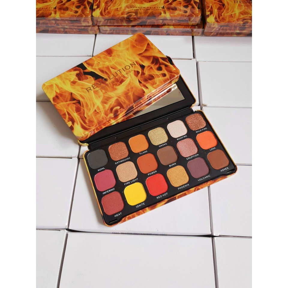 Bảng phấn mắt Revolution Makeup Forever Flawless Decadent và Fire 18 ô chuyên dùng cho makeup