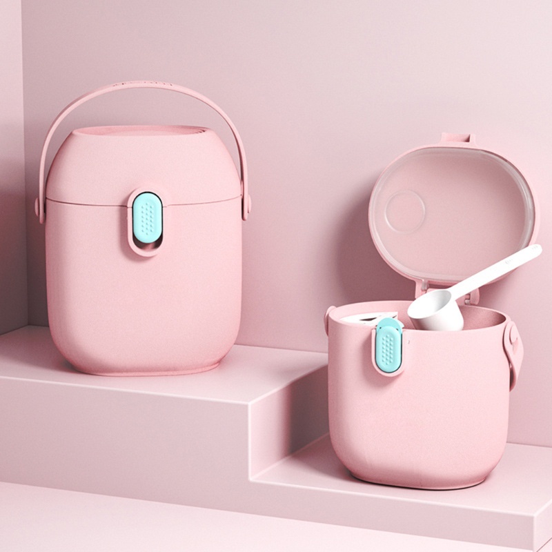 Hộp đựng sữa bột/ thức ăn kèm muỗng tiện dụng cho bé