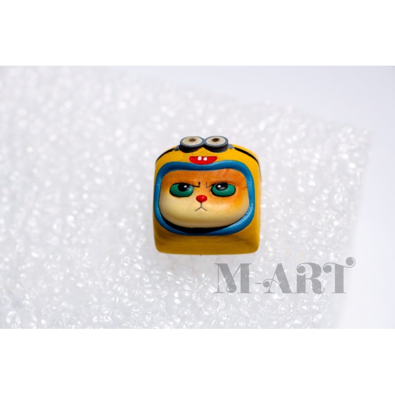 Nút bàn phím cơ mèo dễ thương và chiếc mũ minion - Meowy artisan keycaps