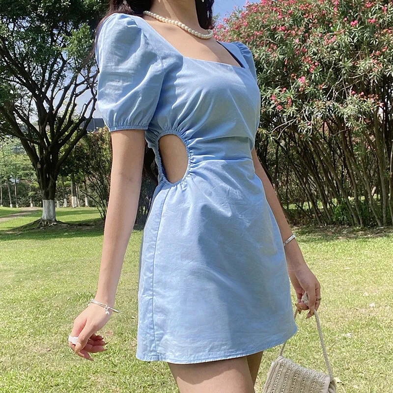 Váy khoét 2 bên eo cổ vuông xinh xắn tiểu thư