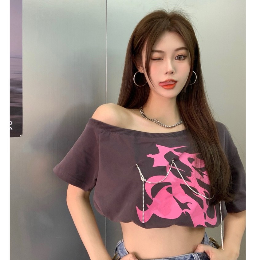 Áo thun croptop in hình trễ vai sexy phong cách hàn quốc.