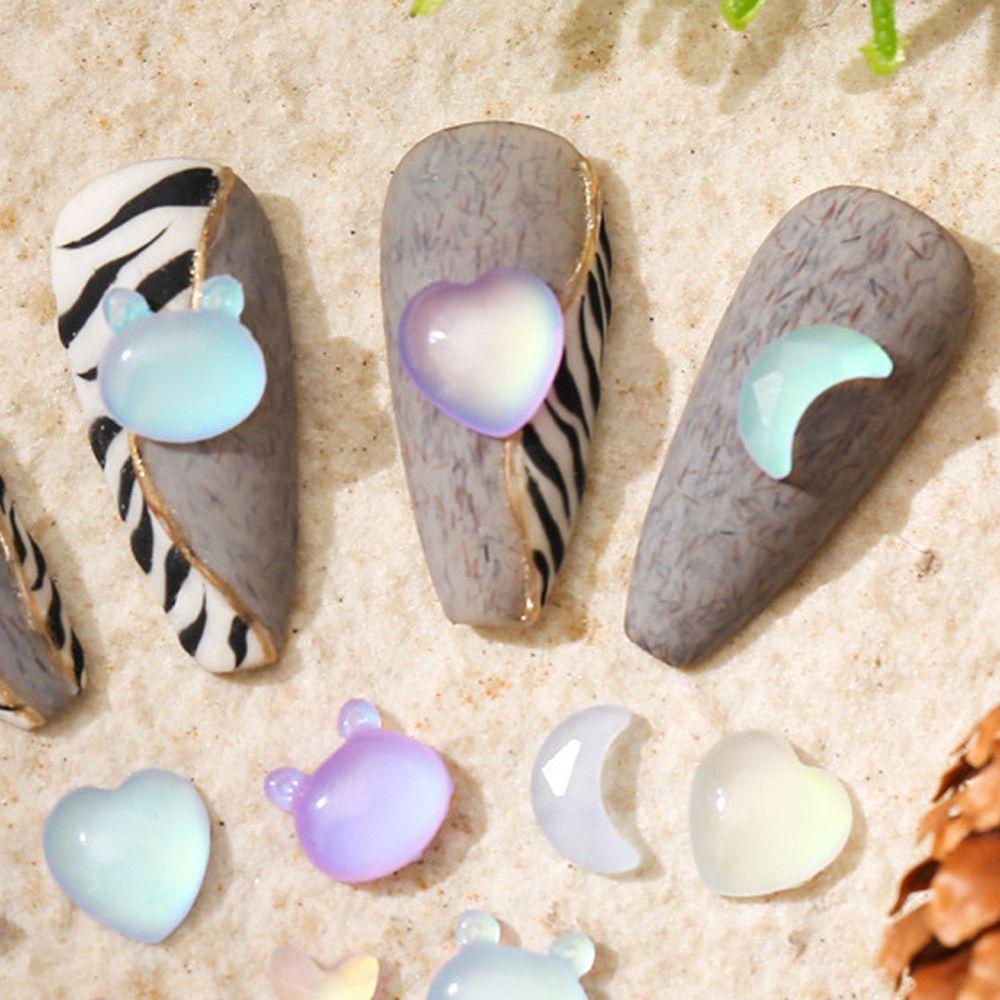 Phụ Kiện Trang Trí Móng Tay Dạ Quang Hình Gấu / Bướm / Trái Tim / Mặt Trăng Thời Trang